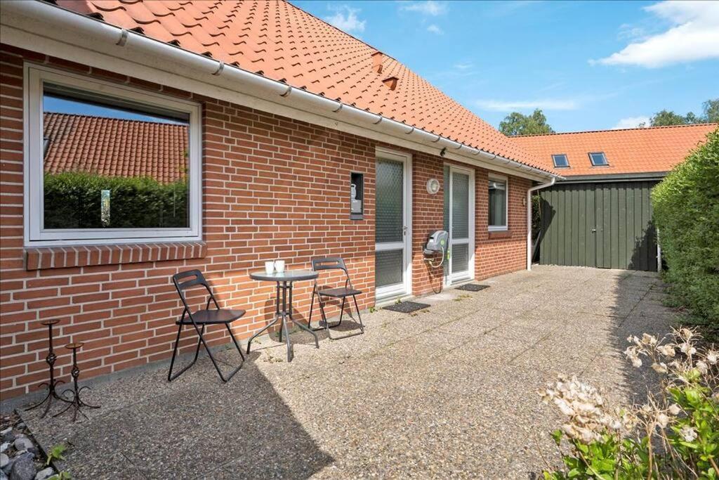 Villa House Near Public Transport Lystrup Exterior foto